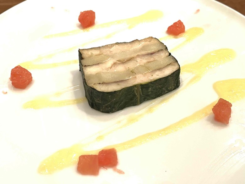  使用食材：カナガシラ尾付きフィレ 